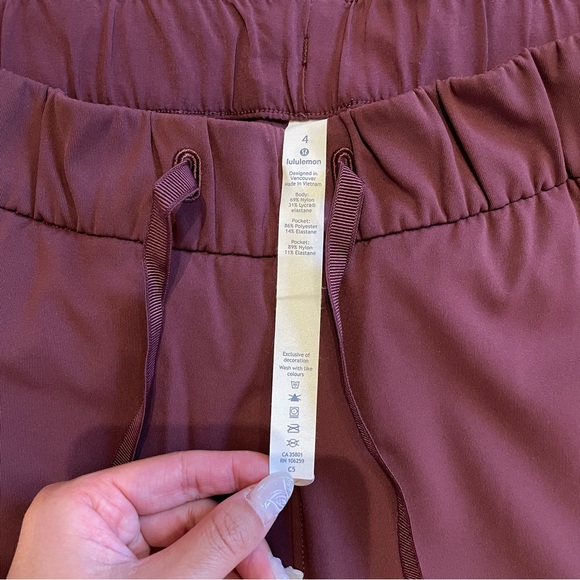 Lululemon On The Fly Pants Size 4 Straight Leg Cropped - Picture 6 of 7